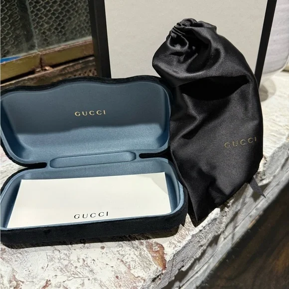 Gucci Black and Gold Luxury Glasses - Picture 6 of 10